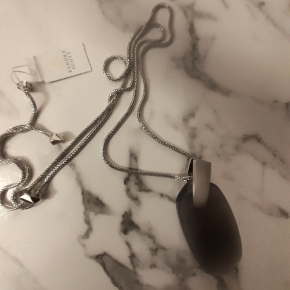 Authentic nwt Kendra Scott cat eye slide necklace - Picture 3 of 4